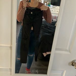 Low rise jegging black ripped jeans
